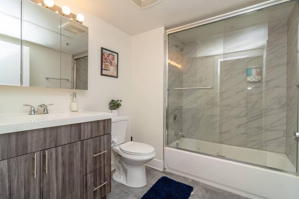 Mccormick Place 2Br Stylish Suite With Optional Parking And Gym For Up To 8 Guests Near Soldier Field And Grant Park Chicago Exteriör bild