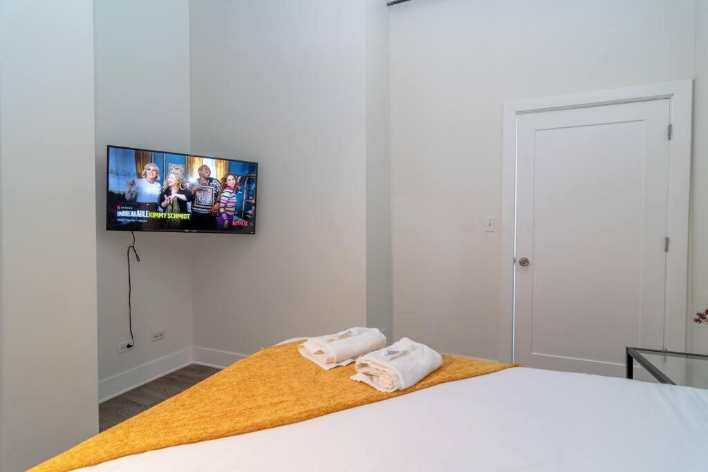 Mccormick Place 2Br Stylish Suite With Optional Parking And Gym For Up To 8 Guests Near Soldier Field And Grant Park Chicago Exteriör bild