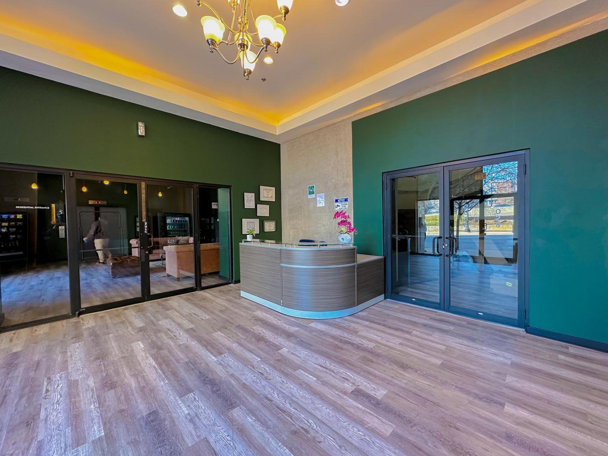 Mccormick Place 2Br Stylish Suite With Optional Parking And Gym For Up To 8 Guests Near Soldier Field And Grant Park Chicago Exteriör bild